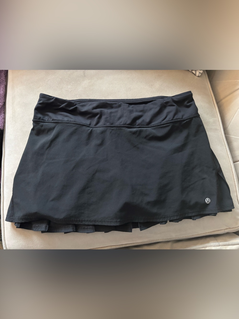 lululemon Speed Black Athletic Skirt Built-In Shorts Pleated Back Hard to find 6